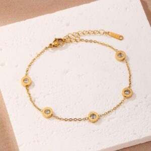 Regulowana bransoletka z cyrkoniami w kolorze złotym