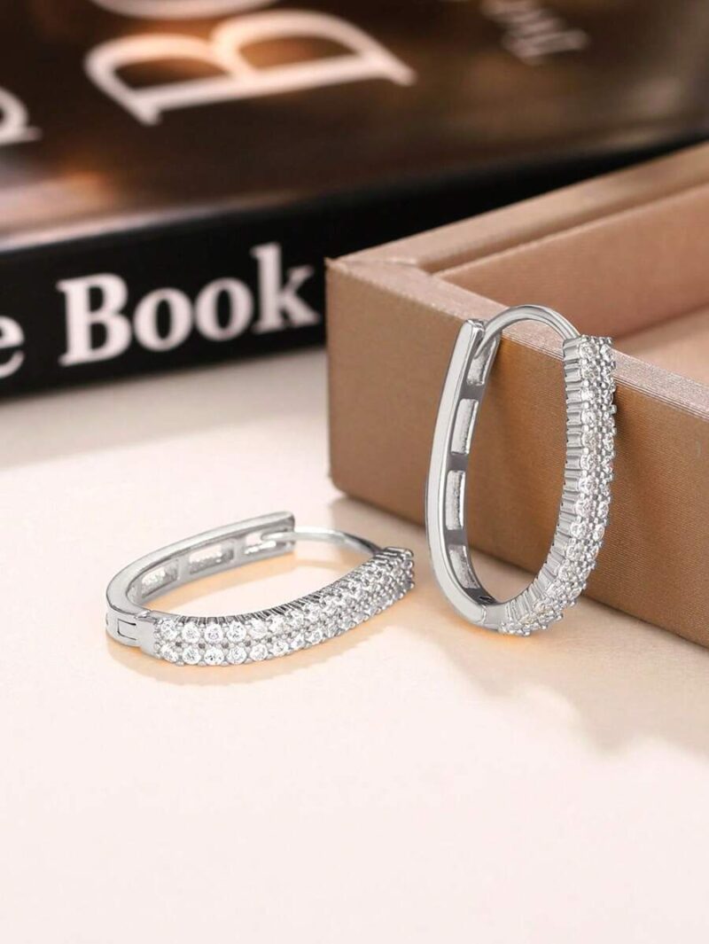 eleganskie kolczyki stal nierdzewna kolor srebrny ozdobione cyrkoniami w ciekawym ksztalcie 1