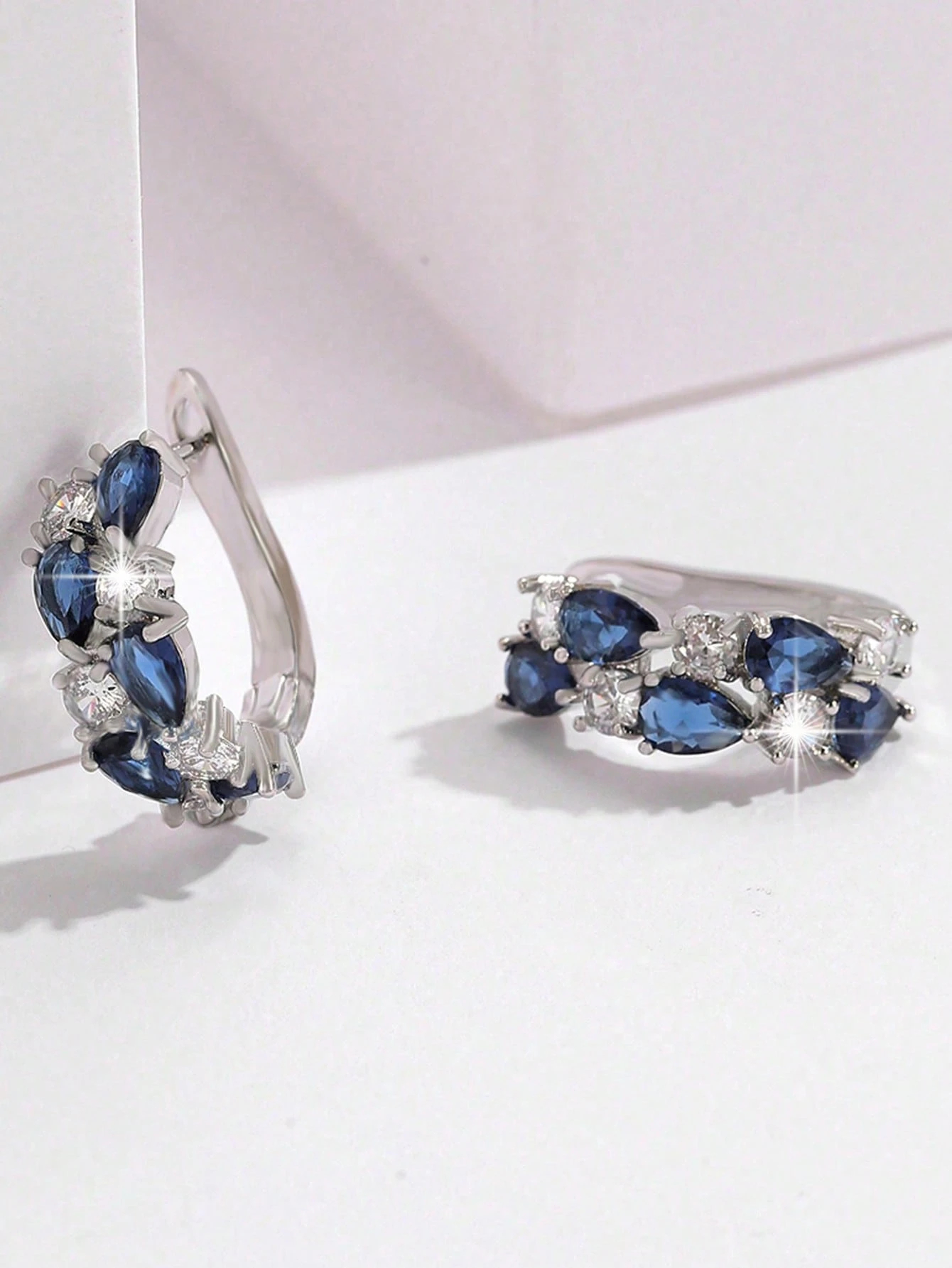 Kolczyki koła ze stali srebrne z niebieskimi cyrkoniami damskie (3)