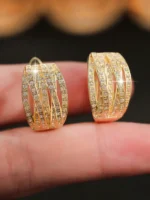 Kolczyki okrągłe ze stali z cyrkoniami złote eleganckie (5)