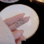 Kolczyki ze stali szlachetnej srebrne podwójne koła cyrkonie minimalistyczne eleganckie (3)